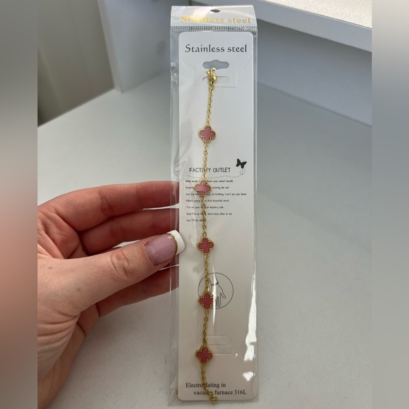 Elegant Pink and Gold Stainless Steel Clover Bracelet - Picture 6 of 7